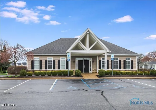 2nd image of 2495 Cross Ridge Rd, Perrysburg, OH 43551 | MLS# 10011483