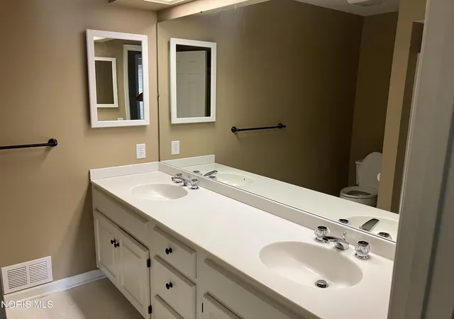 image of 29301 Bates Rd, Perrysburg, OH 43551