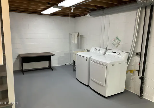 image of 29301 Bates Rd, Perrysburg, OH 43551