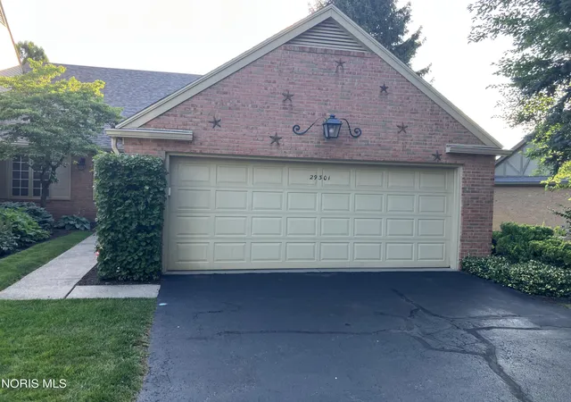 3rd image of 29301 Bates Rd, Perrysburg, OH 43551