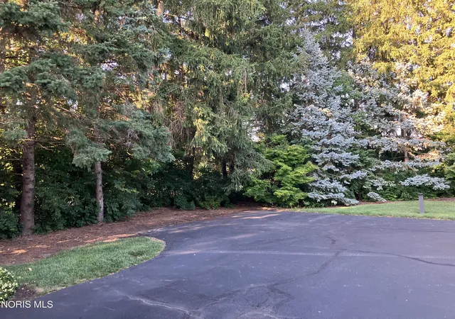 4th image of 29301 Bates Rd, Perrysburg, OH 43551