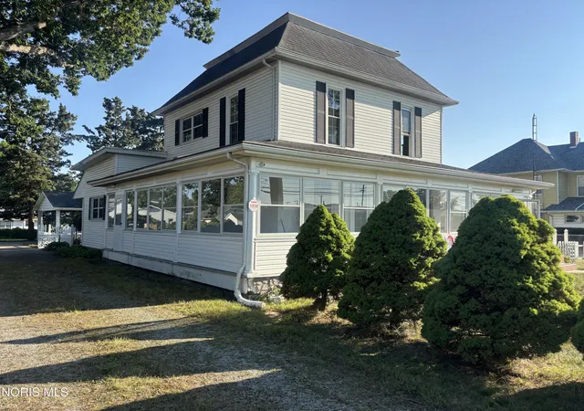 Photo 1 of Sale Pending at 218 Chestnut St, Swanton, OH 43558 | MLS# 10011502 | Listing updated on 2026-08-27
