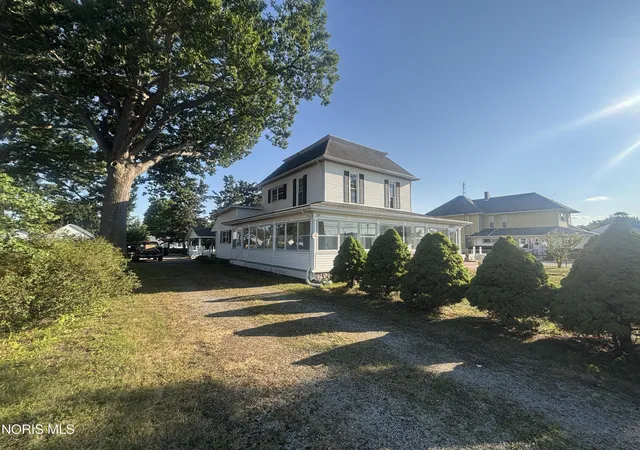 Photo 2 of Sale Pending at 218 Chestnut St, Swanton, OH 43558 | MLS# 10011502 | Listing updated on 2026-08-27