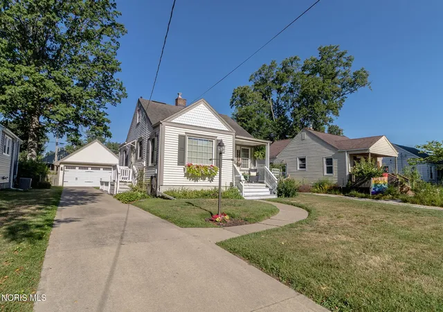 1st image of 5927 Adelaide Dr, Toledo, OH 43613 | MLS# 10011527