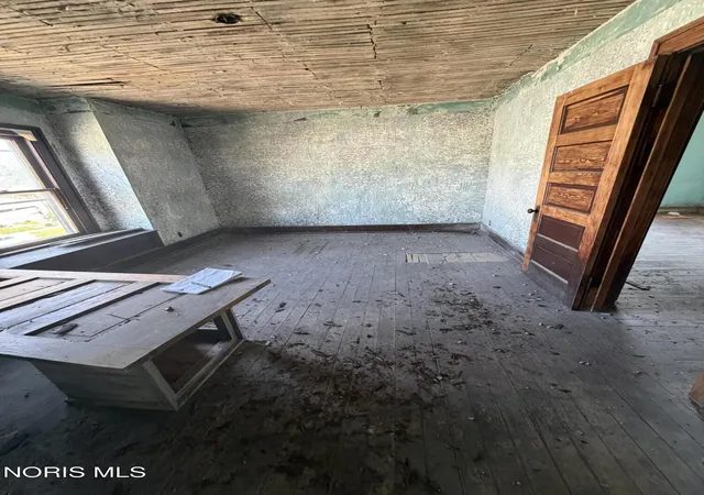 Photo 3 of Single family home for sale at 1312 Ellis Ave, Toledo, OH 43605 | MLS# 10011593 | Listing updated on 2026-09-03