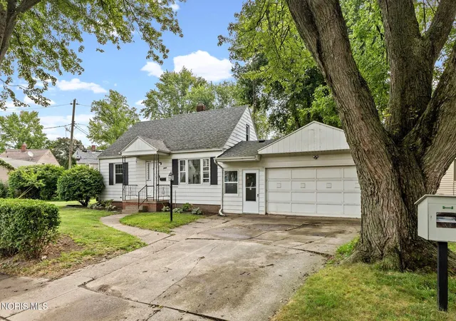 22nd image of 3402 Sherbrooke Rd, Toledo, OH 43606 | MLS# 10011529