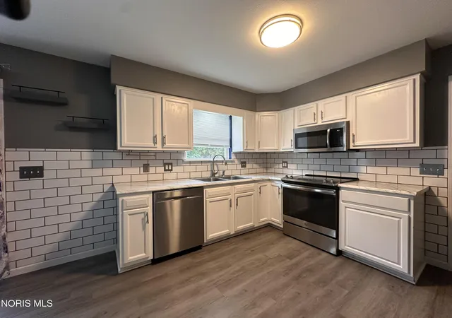 Photo 2 of Single family home for sale at 40 N Cedar Ct, Tiffin, OH 44883 | MLS# 10011619 | Listing updated on 2026-08-28