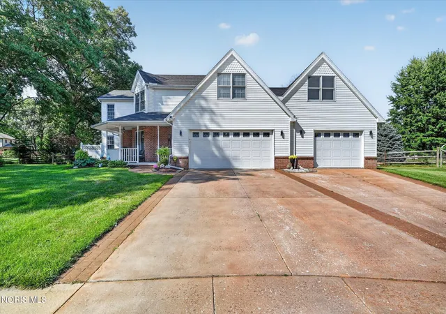 1st image of 7224 Lilac Ct, Holland, OH 43528 | MLS# 10011534