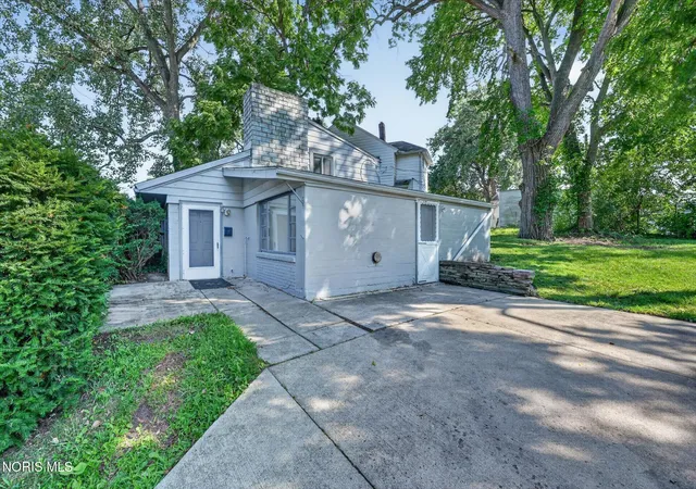 Photo 3 of Sale Pending at 2669 Greenway St, Toledo, OH 43607 | MLS# 10011552 | Listing updated on 2026-10-08