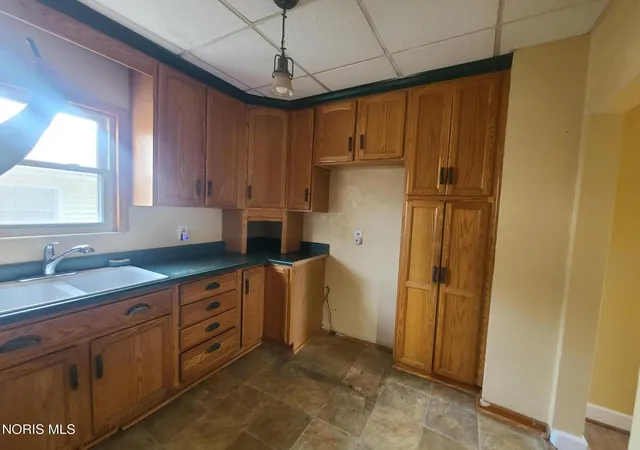 Photo 4 of Single family home for sale at 4303 Walker Ave, Toledo, OH 43612 | MLS# 10011579 | Listing updated on 2026-08-26