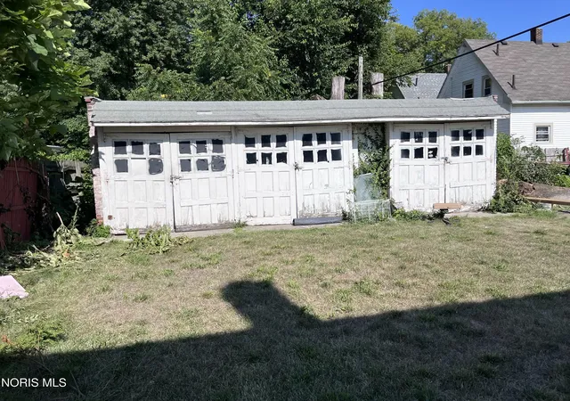Listing Photo 4 - Condo for sale in building located at 3146 Cambridge St, Toledo, OH 43610