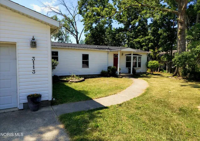 Photo 3 of Single family home for sale at 3113 Sandlewood Dr, Defiance, OH 43512 | MLS# 10011546 | Listing updated on 2026-08-10