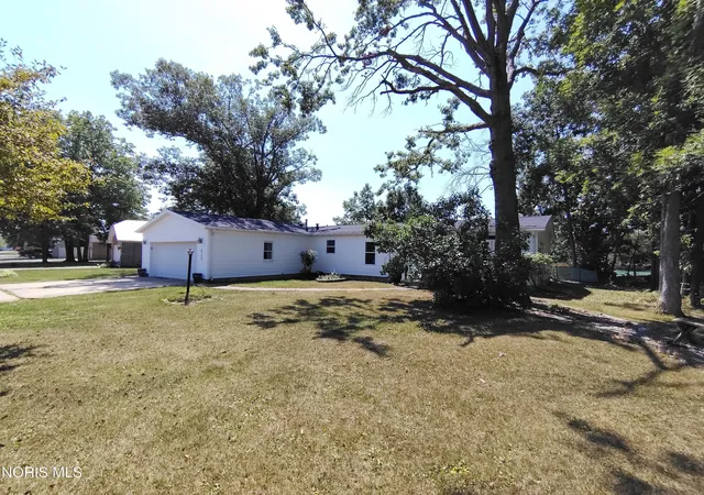 Photo 4 of Single family home for sale at 3113 Sandlewood Dr, Defiance, OH 43512 | MLS# 10011546 | Listing updated on 2026-08-10