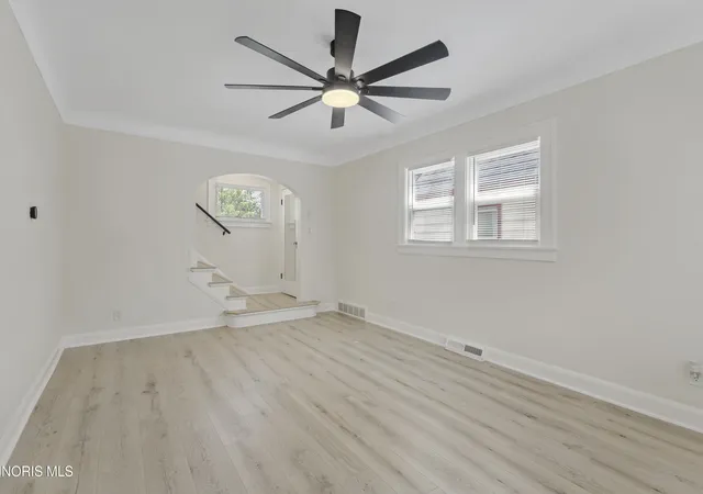 Photo 3 of Single family home for sale at 1039 Wright Ave, Toledo, OH 43609 | MLS# 10011621 | Listing updated on 2026-09-11