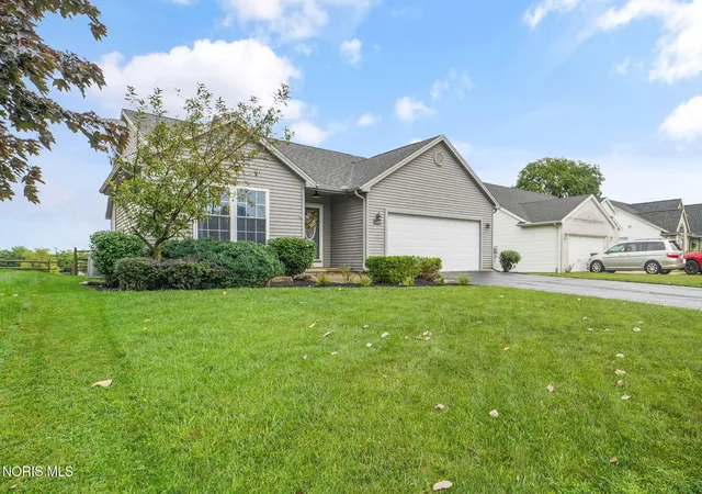 Photo 3 of Single family home for sale at 7018 Twin Lakes Rd, Perrysburg, OH 43551 | MLS# 10011770 | Listing updated on 2026-10-03