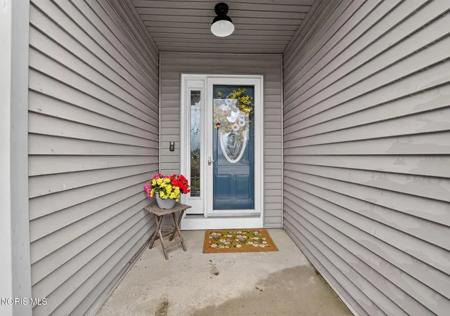Photo 4 of Single family home for sale at 7018 Twin Lakes Rd, Perrysburg, OH 43551 | MLS# 10011770 | Listing updated on 2026-10-03