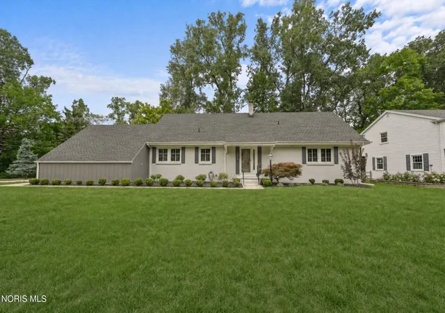 Photo 3 of Single family home for sale at 6044 Indian Trl, Sylvania, OH 43560 | MLS# 10011559 | Listing updated on 2026-09-26