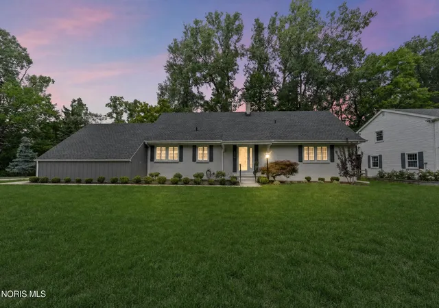 Photo 3 of Single family home for sale at 6044 Indian Trl, Sylvania, OH 43560 | MLS# 10011559 | Listing updated on 2026-09-26
