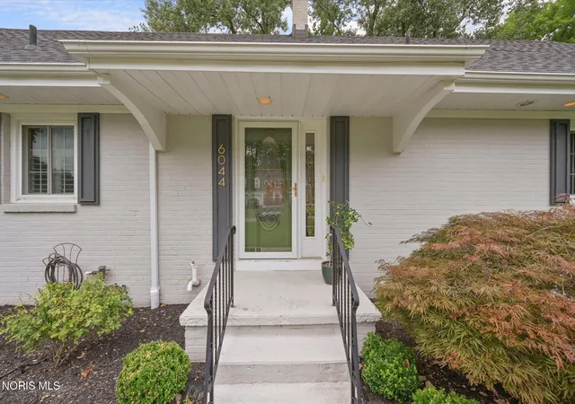Photo 4 of Single family home for sale at 6044 Indian Trl, Sylvania, OH 43560 | MLS# 10011559 | Listing updated on 2026-09-26