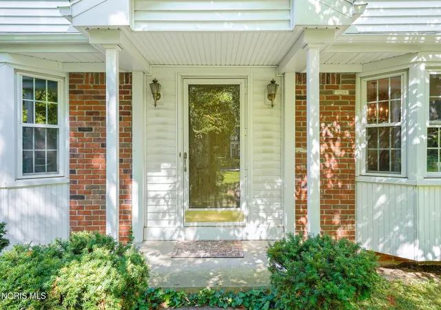 2nd image of 4432 Burningtree Dr, Toledo, OH 43623 | MLS# 10011665