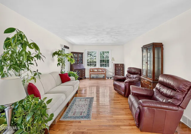 Photo 3 of Single family home for sale at 4432 Burningtree Dr, Toledo, OH 43623 | MLS# 10011665 | Listing updated on 2026-09-17