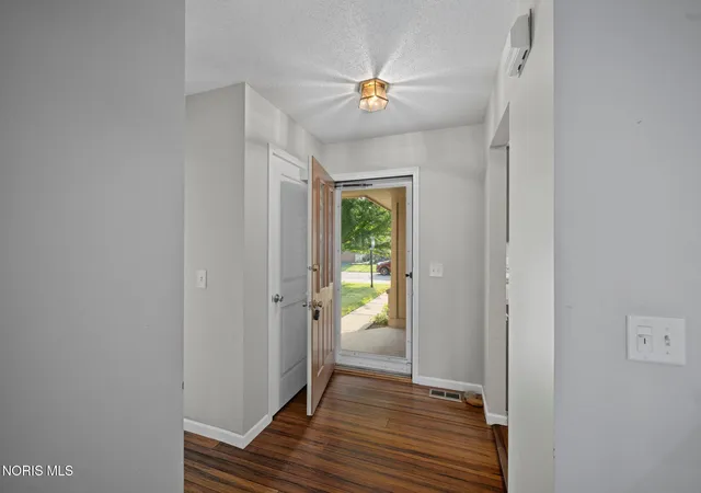Photo 2 of Condo for sale at 51 Homestead Pl, Maumee, OH 43537 | MLS# 10011600 | Listing updated on 2026-08-17