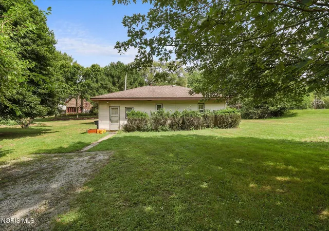 24th image of 882 Sand Ridge Rd, Bowling Green, OH 43402 | MLS# 10011705
