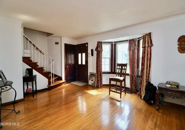 Photo 3 of Single family home for sale at 825 Secor Rd, Toledo, OH 43607 | MLS# 10011785 | Listing updated on 2026-09-04