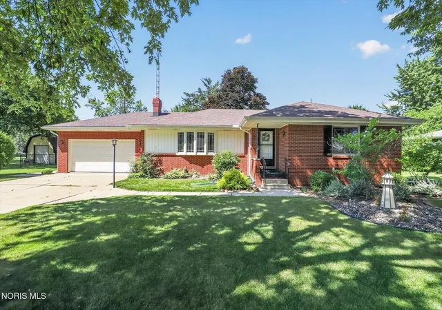 2nd image of 190 Evergreen Dr, Woodville, OH 43469 | MLS# 10011633