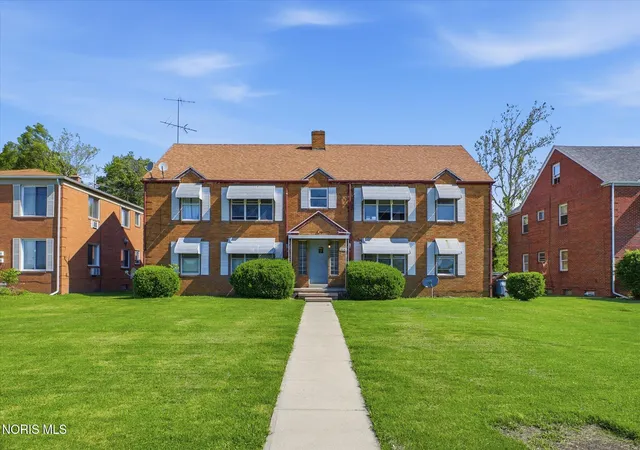 Photo 1 of Sale Pending at 1384 N Cove Blvd, Toledo, OH 43606 | MLS# 10012004 | Listing updated on 2026-09-27