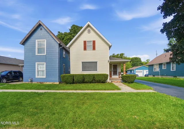 Photo 4 of Single family home for sale at 621 S Wood St, Fostoria, OH 44830 | MLS# 10011992 | Listing updated on 2026-08-21