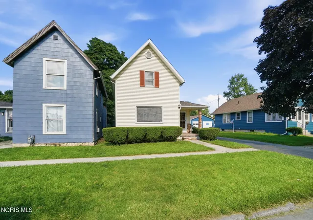 Photo 5 of Single family home for sale at 621 S Wood St, Fostoria, OH 44830 | MLS# 10011992 | Listing updated on 2026-08-21