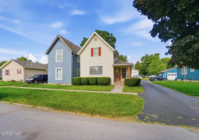 Photo 6 of Single family home for sale at 621 S Wood St, Fostoria, OH 44830 | MLS# 10011992 | Listing updated on 2026-08-21