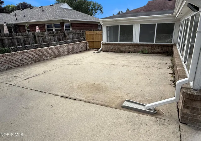 4th image of 2653 Luverne Ave, Oregon, OH 43616 | MLS# 10011623