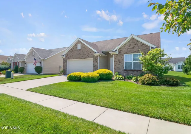 image of 10919 S Lakes Dr, Perrysburg, OH 43551 | MLS# 10011639