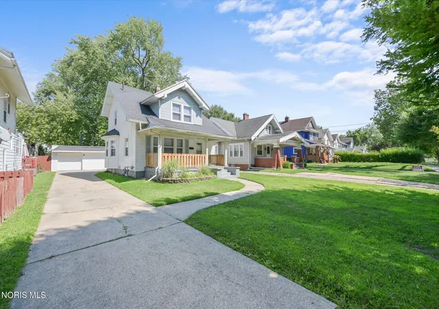 Photo 2 of Sale Pending at 3764 Lockwood Ave, Toledo, OH 43612 | MLS# 10011644 | Listing updated on 2026-09-23