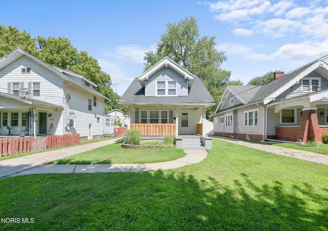 Photo 3 of Sale Pending at 3764 Lockwood Ave, Toledo, OH 43612 | MLS# 10011644 | Listing updated on 2026-09-23