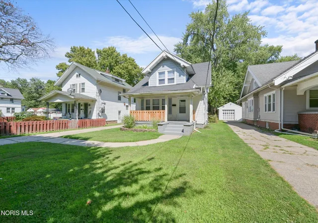 Photo 3 of Sale Pending at 3764 Lockwood Ave, Toledo, OH 43612 | MLS# 10011644 | Listing updated on 2026-09-23