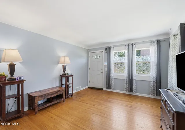 5th image of 1934 Berdan Ave, Toledo, OH 43613 | MLS# 10011655