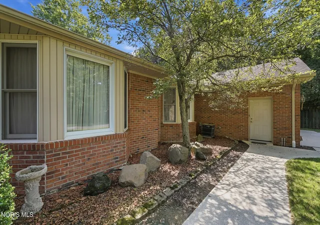 Photo 3 of Sale Pending at 22114 Haskins Rd, Bowling Green, OH 43402 | MLS# 10011675 | Listing updated on 2026-09-01