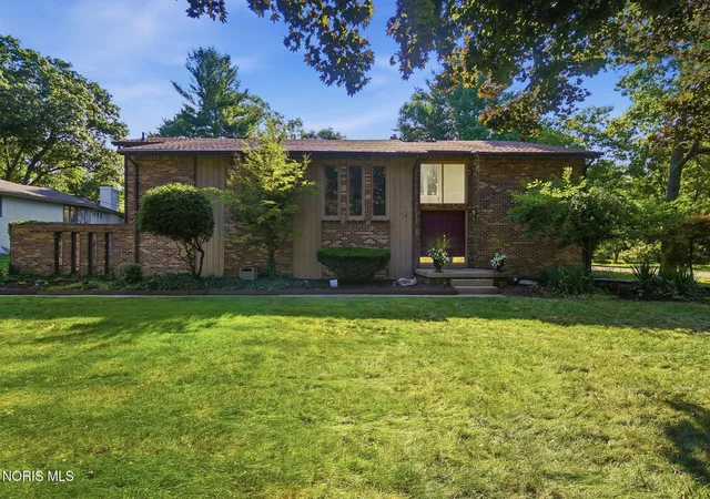1st image of 5426 Woodridge Dr, Toledo, OH 43623 | MLS# 10011866