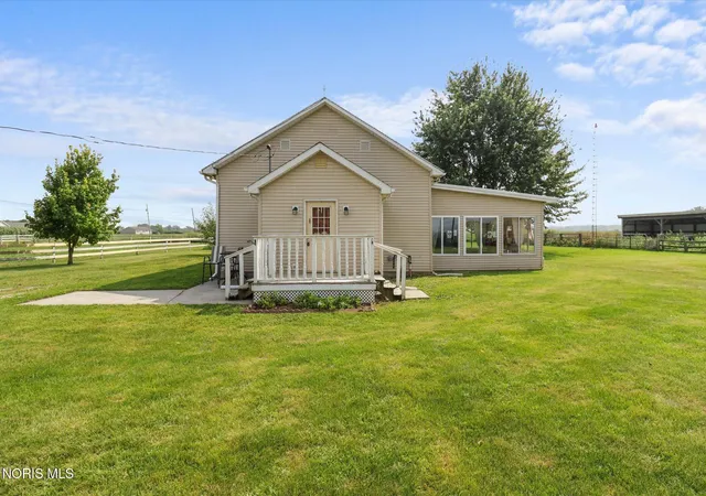 Photo 3 of Single family home for sale at 2574 County Road 74, Gibsonburg, OH 43431 | MLS# 10012365 | Listing updated on 2026-09-28