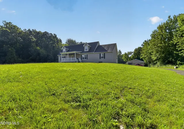 Photo 1 of Single family home for sale at 9485 Old State Line Rd, Holland, OH 43528 | MLS# 10011674 | Listing updated on 2026-10-26