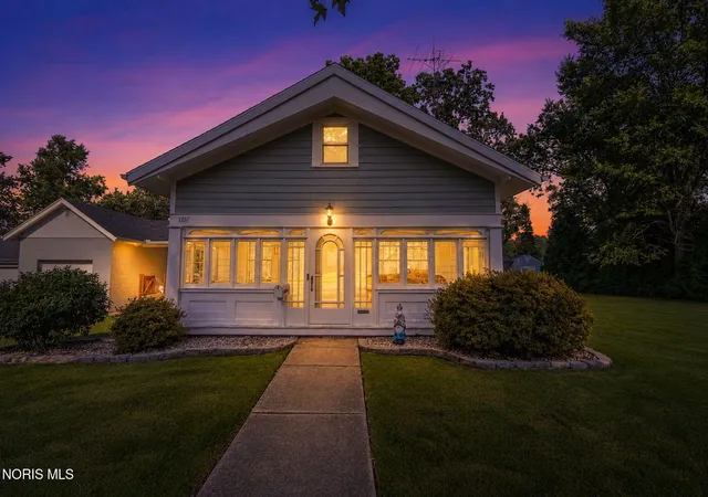 1st image of 1737 Hinsdale Dr, Toledo, OH 43614 | MLS# 10011709