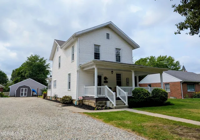 Photo 2 of Single family home for sale at 415 Vine St, Archbold, OH 43502 | MLS# 10011798 | Listing updated on 2026-09-18