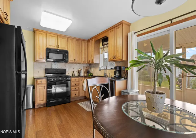 Photo 4 of Sale Pending at 4549 289th Street, Toledo, OH 43611 | MLS# 10011745 | Listing updated on 2026-09-22