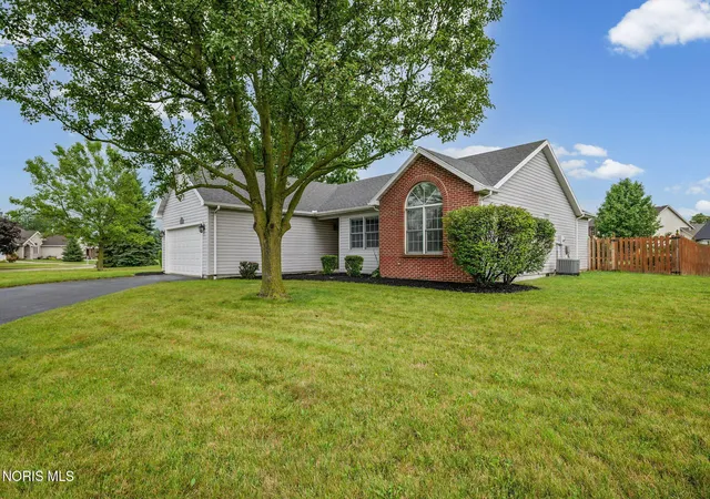 Photo 2 of Sale Pending at 700 Hunters Crk Dr, Findlay, OH 45840 | MLS# 10011784 | Listing updated on 2026-09-02