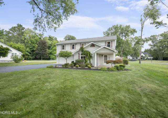 Photo 3 of Sale Pending at 2004 King Rd, Toledo, OH 43617 | MLS# 10012064 | Listing updated on 2026-09-01