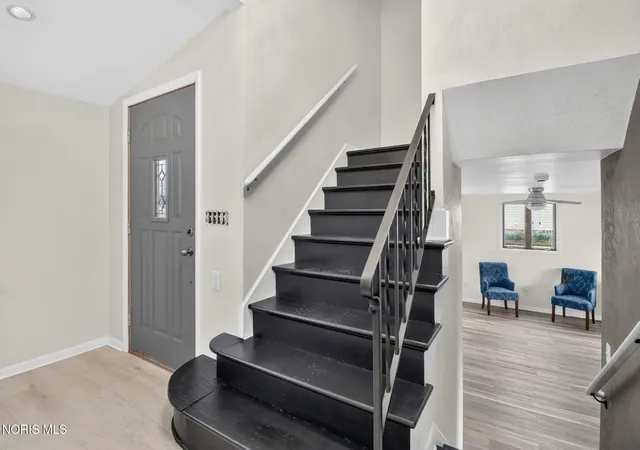 Photo 3 of Single family home for sale at 1236 Richland St, Maumee, OH 43537 | MLS# 10011734 | Listing updated on 2026-09-30
