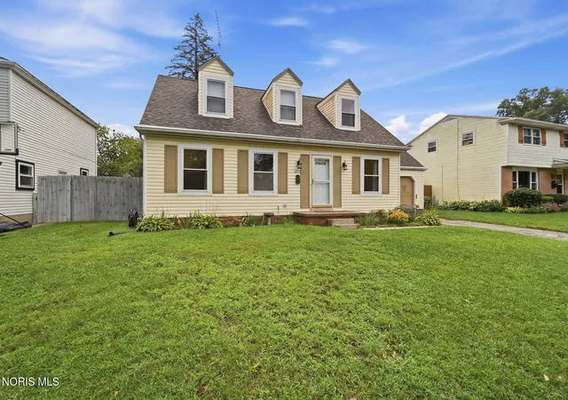 Photo 2 of Single family home for sale at 6150 Meadowvale Dr, Toledo, OH 43613 | MLS# 10011814 | Listing updated on 2026-09-15